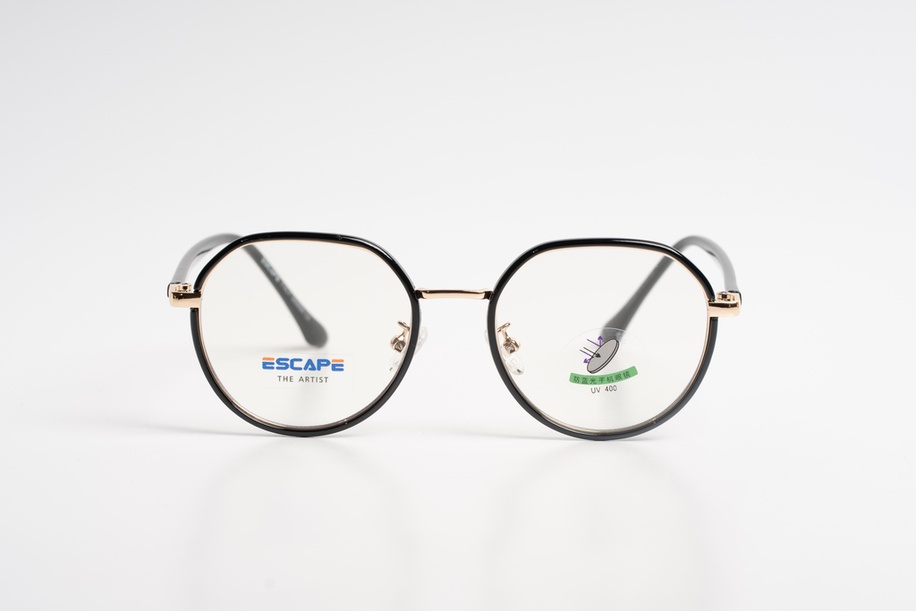 ESCAPE "Artist's Gaze" Frame: Classic Style